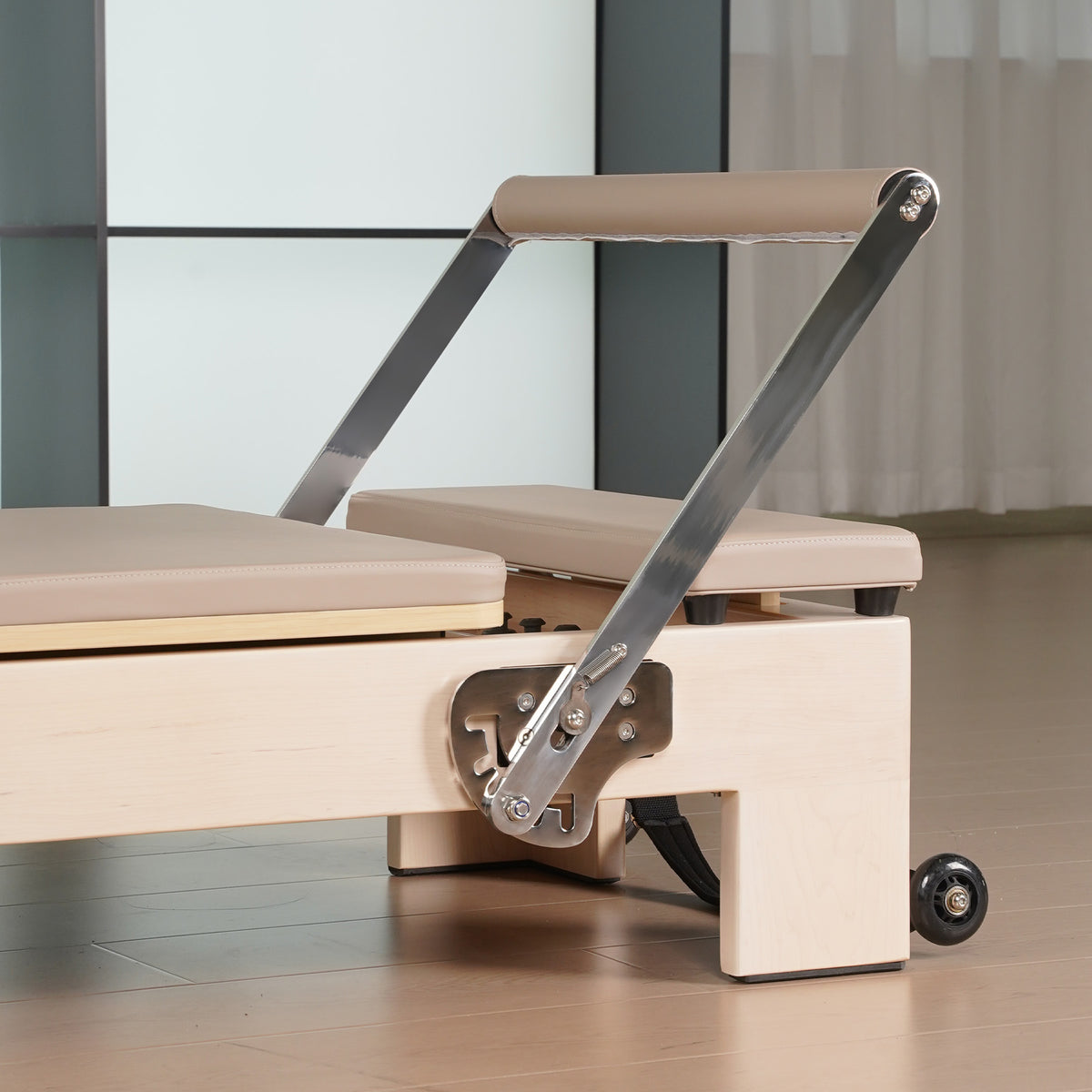 1GKU Maple Pro Pilates Reformer